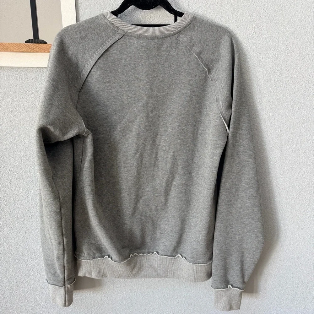 Warner Bros. Gray Crewneck Sweatshirt with Gold & Red Gryffindor Logo - Picture 5 of 8
